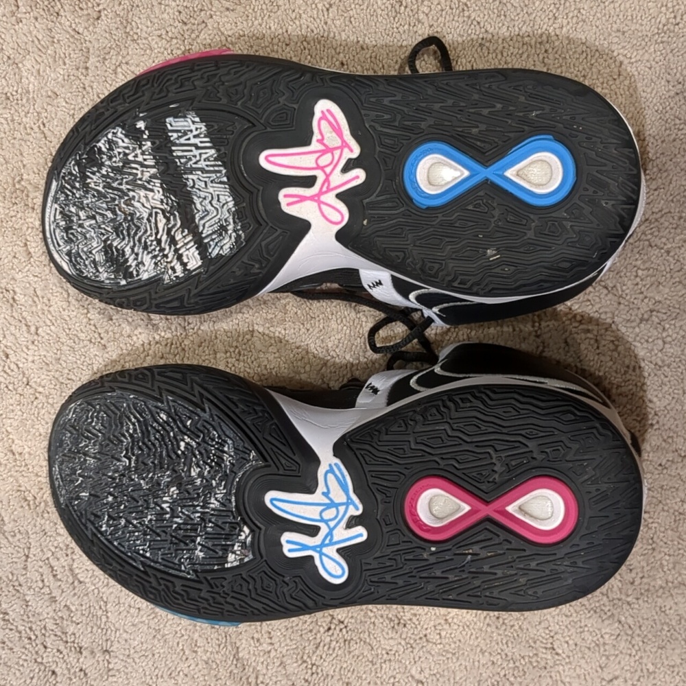 Nike Kyrie Infinity South Beach basketball mid - Picture 7 of 14
